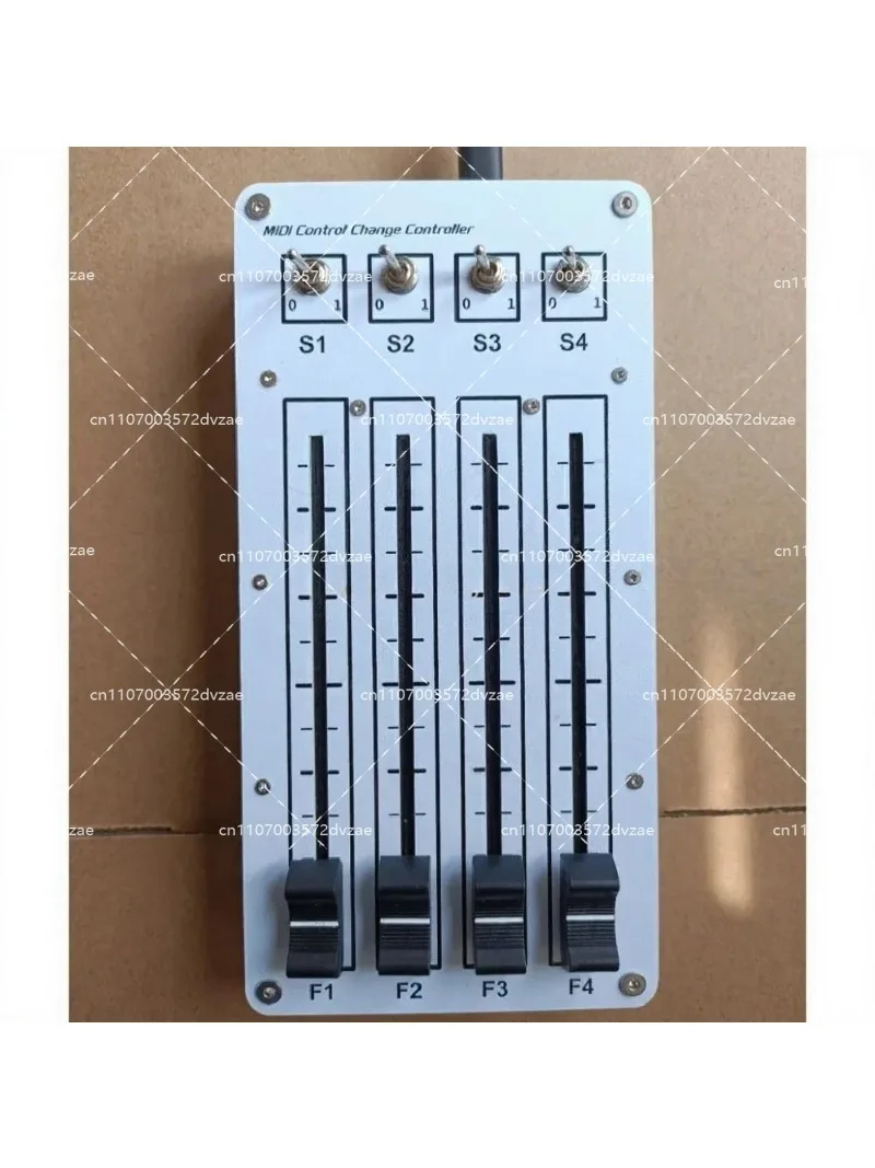 4 Channel 100mm Sliding Fader  - Audio Music Software recensione e prezzo